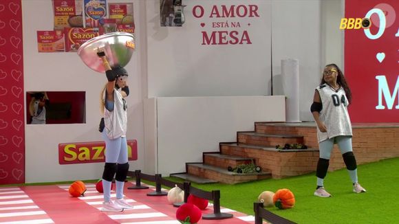 As duas duplas que colocassem 6 vegetais primeiro dentro de uma panela se classificaram para a semifinal