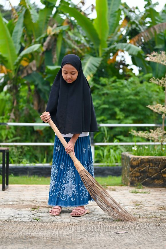 Segundo a universidade, envolver as crianças em atividades simples dentro de casa pode ser um dos caminhos mais eficazes para desenvolver a inteligência emocional desde cedo.