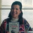 Desempregada, atriz que estrelou a 6ª série mais assistida da Netflix, com 119,3 milhões de visualizações, vai perder seu plano de saúde