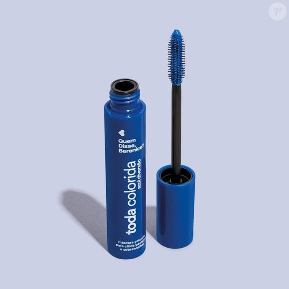 Rímel azul para olhos escuros