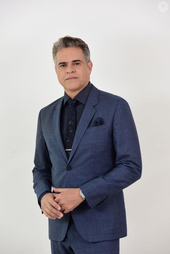 Juan Alba lembra o vilão na novela da Record: "Depois do cocheiro o que eu fiz em ‘Amor Sem Igual’, o Ramiro, foi um personagem rico”