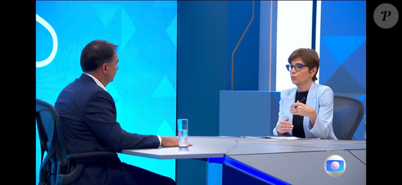 Flávio Bolsonaro participou da sabatina da TV Globo com Renata Lo Prete na noite de sexta-feira (16), com perguntas sobre economia, Daniel Vorcaro, o filme Dark Horse e a escala 6x1