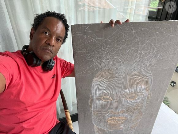 Agostinho Paulo Moura é publicitário e também trabalha como artista plástico, mas prefere uma vida mais discreta