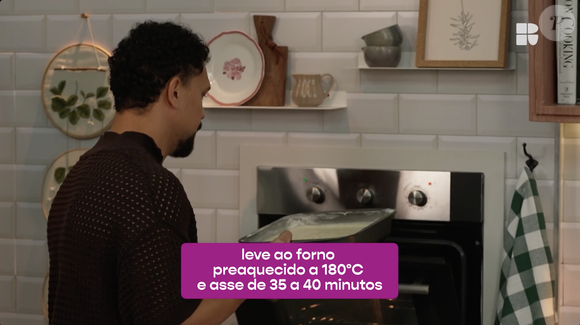 O último passo é levar para o forno pré-aquecido a 180 graus por cerca de 40 minutos