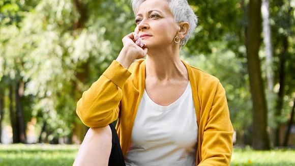 O que é a caminhada do gorila: o exercício para melhorar a força e o equilíbrio a partir dos 50 e 60 anos