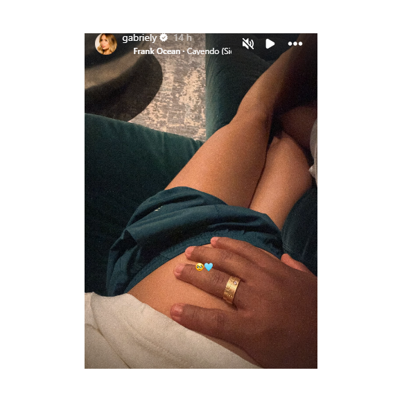 Gabriely Miranda postou foto com a mão de Endrick em sua barriga de seis meses de gravidez