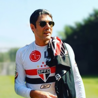 Os novos tênis da New Balance na cor 'tricolor paulista' são o lançamento que meu tio, são-paulino roxo, já vai combinar com a camisa do São Paulo Futebol Clube no próximo jogo