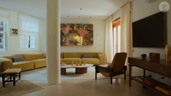 Vista da sala de estar da casa de Isa Scherer