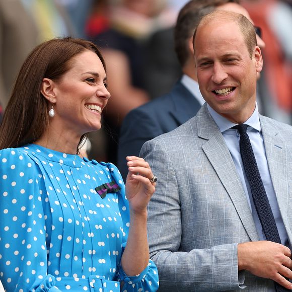 A biógrafa Ingrid Seward, especialista da Família Real, falou para a revista: 'William deve se sentir tão sortudo que Kate tenha superado isso que ele quer contar ao mundo sobre esse amor. Isso mostra a intimidade deles compartilhando essa jornada juntos.'