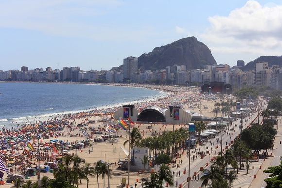 Réveillon 2026 em Copacabana: acesso ao famoso bairro fecha às 19h30 de 31 de dezembro de 2025 e a partir dessa hora, só táxi e ônibus irão circular no local