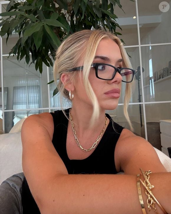 A influenciadora britânica Grace Beverley compartilhou um relato de alerta em suas redes sociais sobre o excesso de consumo de atum enlatado