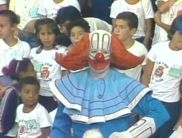 Palhaço Bozo, no SBT, foi interpretado por Décio Roberto entre os anos 1980 e o começo de 1991, quando atração saiu do ar