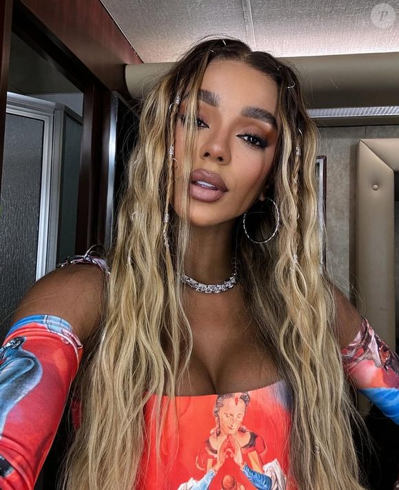 Cirurgia diminuiu o tamanho da testa de Brunna Gonçalves, o que era uma questão para sua autoestima