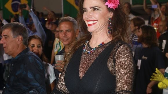 Fotos de Luma de Oliveira na 'Playboy' inspiraram cantor ícone do brega em música picante: 'Te quero na minha cama'