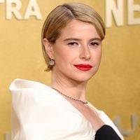 'Rosa e jasmim costuradas como pele de cadáver': esse perfume completamente bizarro tem Jessie Buckley, indicada ao Oscar 2026, como inspiração; entenda!