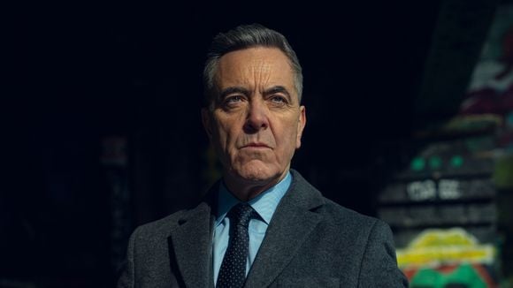 Hoje na Netflix: a série britânica que barrou o final de 'Stranger Things' do TOP 1 tem apenas 8 episódios e deixa o clima de suspense no ar