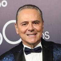 '33 sessões de radioterapia e sete de quimioterapia': aos 65 anos, Luis Roberto finaliza tratamento de câncer de cabeça e pescoço; Bonner, Ana Paula Araújo e mais famosos apoiam narrador