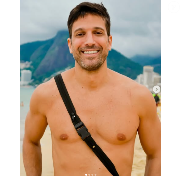 Marco Antonio Gimenez gosta de postar fotos na praia em suas redes sociais