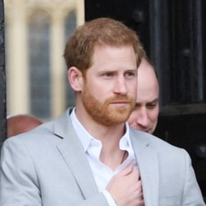Príncipe Harry voltou a falar sobre Lady Di e relatou como a morte da princesa Diana influenciou sua relação com as próprias emoções
