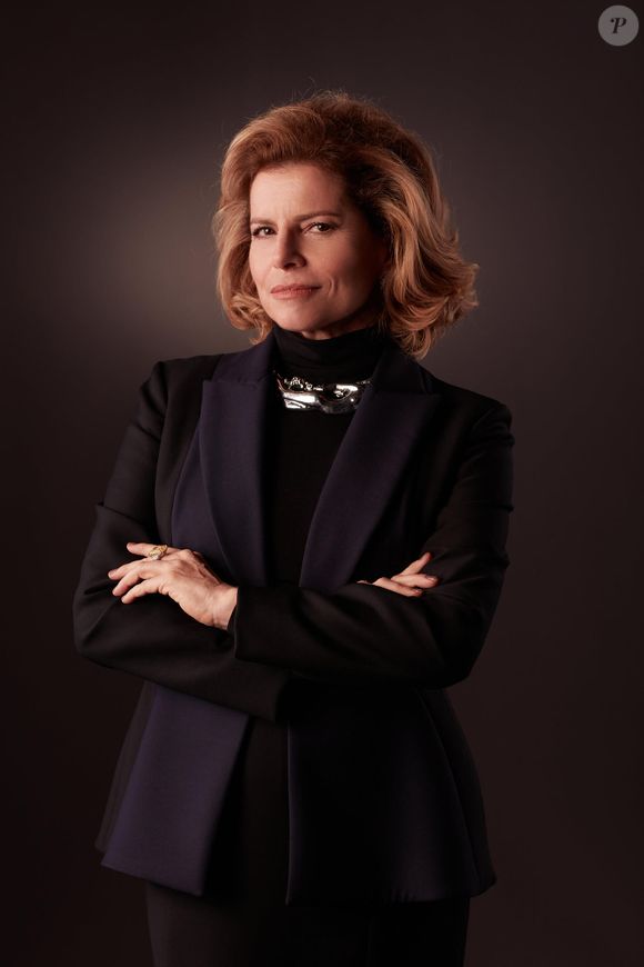 Débora Bloch interpreta Odete Roitman no remake da novela 'Vale Tudo', que estreia na Globo nesta segunda (31)