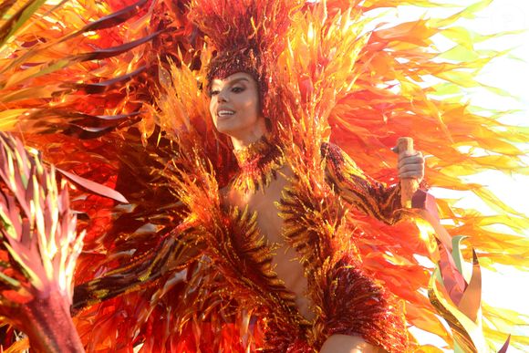 Giovanna Lancellotti repetiu a expressão de Paolla Oliveira ao postar vídeo da bateria da Beija-Flor; atriz negou ter enviado indireta à namorada de Diogo Nogueira