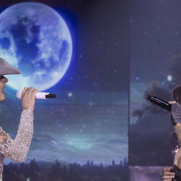 O especial 'AMIGAS' reúne pela primeira vez no mesmo palco as cantoras Ana Castela, Lauana Prado, Maiara e Maraisa e Simone Mendes.