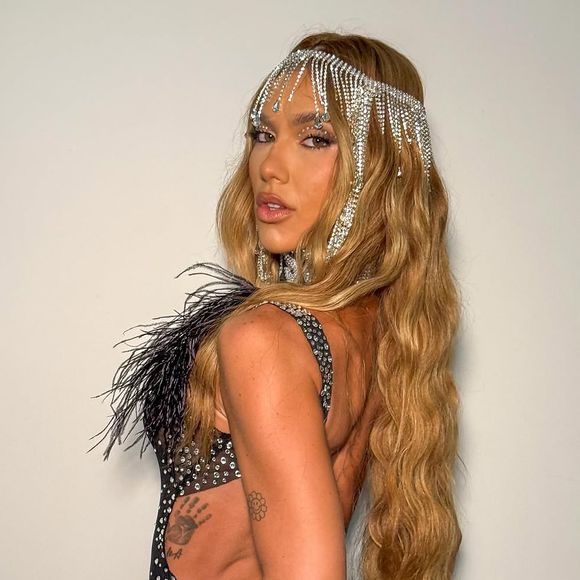 Para brilhar no evento, Virgínia Fonseca ousou muito com um look transparente que valorizou seu corpo