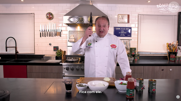 Molho de tomate de Jacquin leva ingredientes pouco usados no preparo, como a cenoura e até o vinho