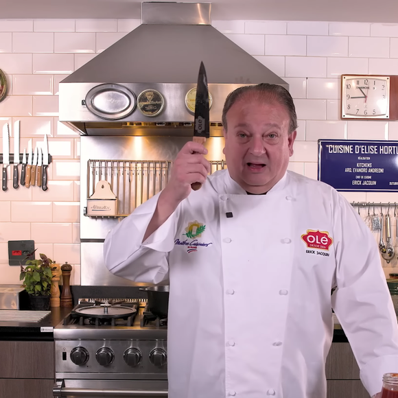 Molho de tomate de Jacquin leva ingredientes pouco usados no preparo, como a cenoura e até o vinho