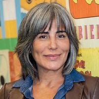 Ester Valiente, especialista em cabelos grisalhos: 'A transição para os cabelos grisalhos é um processo de autodescoberta, embora tenhamos que lidar com muitas opiniões não solicitadas'
