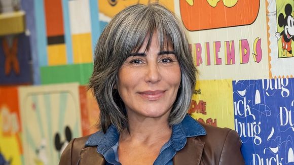 Ester Valiente, especialista em cabelos grisalhos: 'A transição para os cabelos grisalhos é um processo de autodescoberta, embora tenhamos que lidar com muitas opiniões não solicitadas'