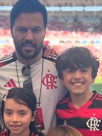 'O coração dele era...': Patricia e Rebeca Abravanel surpreendem com torcida em Flamengo x Corinthians e web cita Silvio Santos