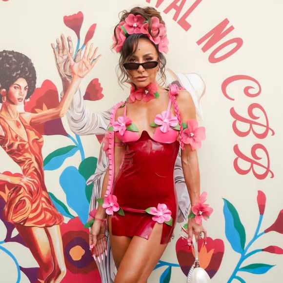 "A gente também tem os nossos dias, né? Eu tenho os meus também, não sou santa. Procuro tratar as pessoas como eu gostaria de ser tratada", disse