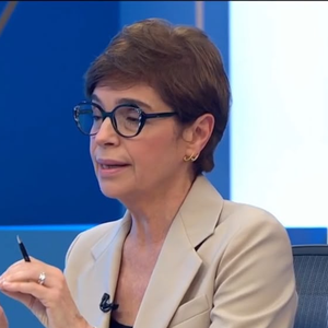 A jornalista Renata Lo Prete foi elogiada após entrevistar Lula na Globo. No X, usuários destacaram sua postura durante a sabatina e apontaram diferenças em relação à entrevista anterior do presidente