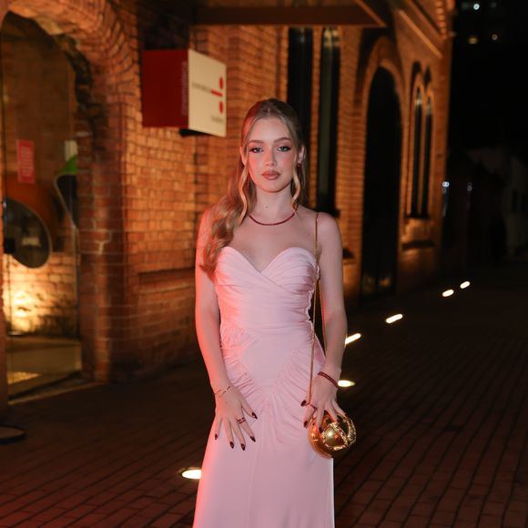 Pietra Quintela usou look rosa bebê: vestido era bem romântico e com toque clássico