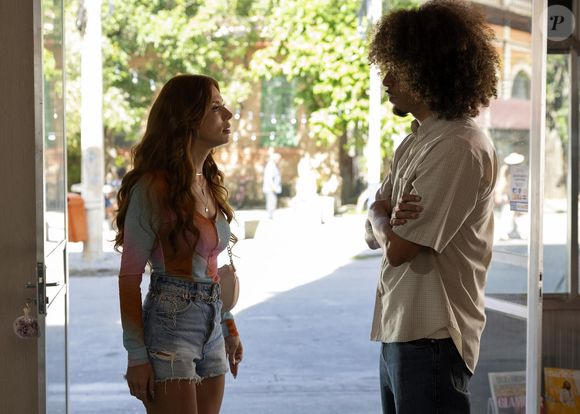 Globo cancelou polêmica história para a novela 'Dona de Mim', envolvendo Kami, personagem de Giovanna Lancellotti, diz a colunista Carla Bittencourt