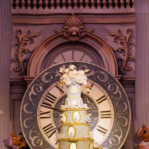 O bolo imponente da festa da filha de Zezé Di Camargo e Graciele Lacerda