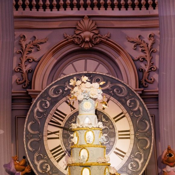 O bolo imponente da festa da filha de Zezé Di Camargo e Graciele Lacerda