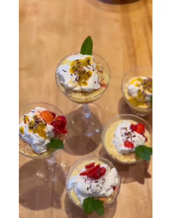 Meghan Markle publicou no vídeo o resultado do doce, finalizado com frutas frescas e folhas de hortelã.
