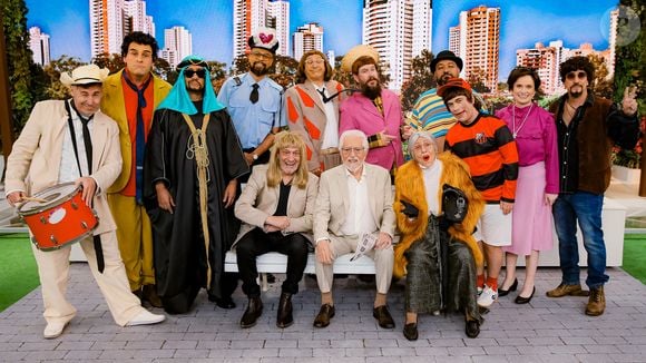 Carlos Alberto de Nóbrega fez especial para comemorar os 45 anos do SBT: humoristas atuais de 'A Praça é Nossa' reviveram tipos daqueles artistas já falecidos