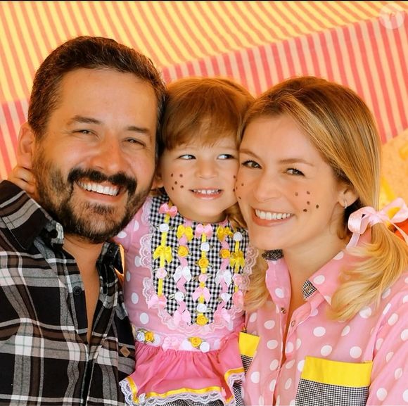 Bianca Castanho com a família no ano de 2016