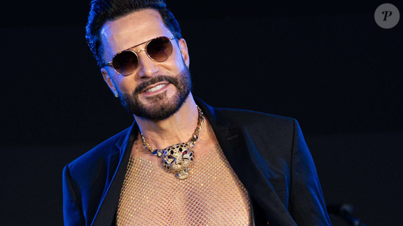 A relação entre o cantor Latino e seu filho Guilherme Namentti, também conhecido como Guilherme Rocha ou Namentti, ganhou destaque nesta terça-feira (20) após uma série de acusações mútuas nas redes sociais.