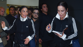 A pochete Chanel de Ivete Sangalo: avaliado em R$ 17,2 mil, acessório ‘vintage’ ideal para viagem rouba a cena em aerolook da cantora em reencontro com ex-marido