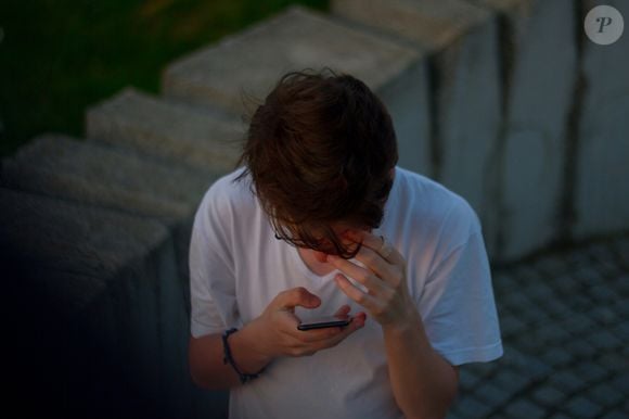 Essa é a única maneira de evitar descarregar todo o seu fardo em outra pessoa. E mesmo que seja irritante, desconfortável ou difícil, não desapareça sem dar explicações