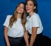 Bruna Marquezine e a irmã Luana Marquezine aparecem juntas no evento da Hering com produções em preto e branco e propostas fashion distintas