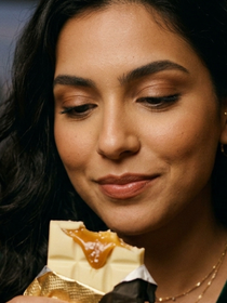 Encontrei na Sephora: o novo perfume árabe de chocolate branco e caramelo salgado é uma fragrância 'super gourmand' exclusiva, com 'cheiro de rica' e que fica irresistível na pele