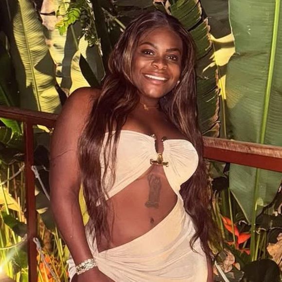 Quando Jojo Todynho vai mostrar o corpo após novas cirurgia? Cantora revela inchaço e edemas nas pernas: 'Bastante roxo'