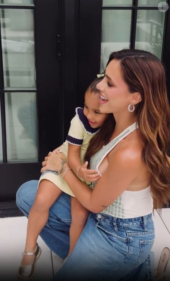 Mavie tem assistido a todos os jogos do Brasil ao lado da mãe, Bruna Biancardi