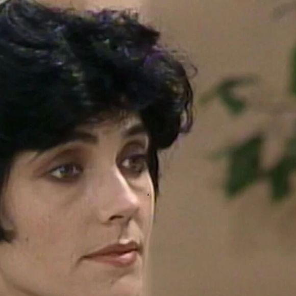 Diná (Christiane Torloni) não deseja mais casamento com Téo (Maurício Mattar) e deicide se separação