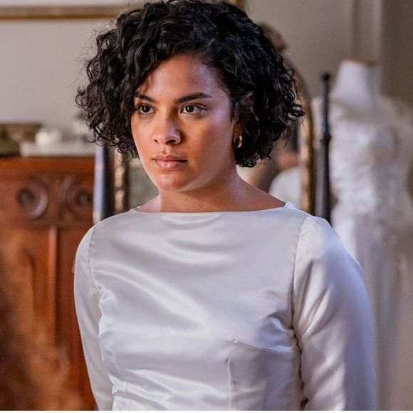 Maria de Fátima (Bella Campos) encara Raquel (Taís Araújo) antes de seu casamento em 'Vale Tudo'